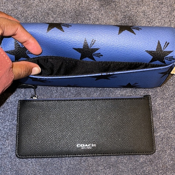 COACH wallet - Picture 4 of 7